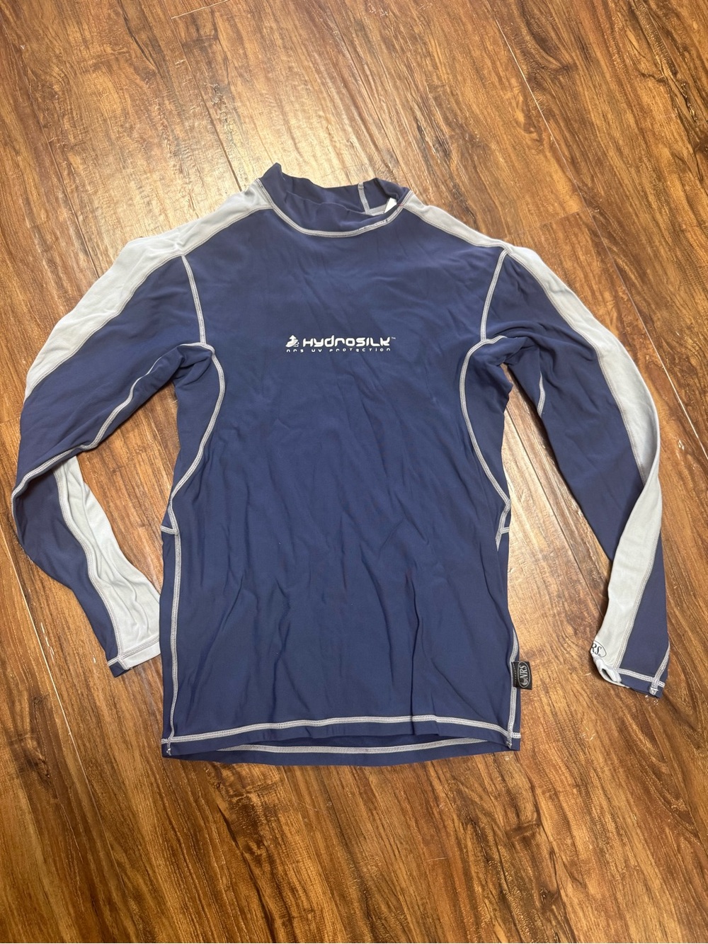 Hydrosilk Men’s Navy & Light Gray Long-Sleeve Rash Guard